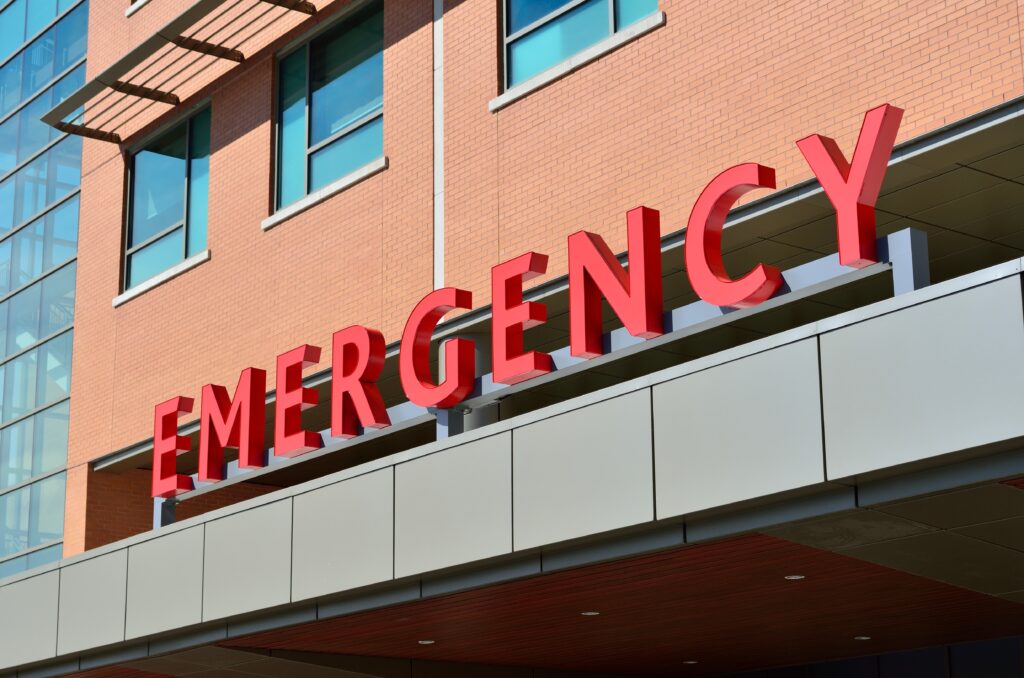 How To Resolve CF Medical Collections: the entrance of an Emergency room.